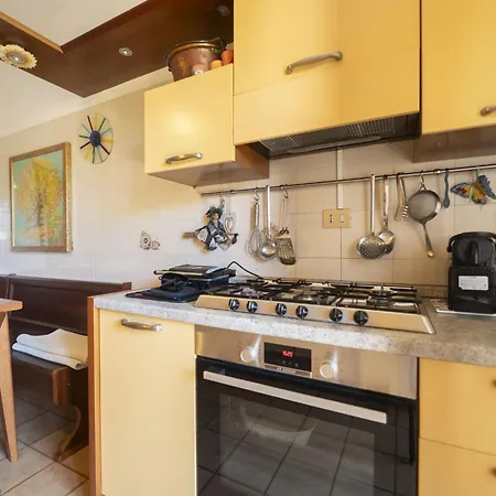 Luminous 2br Family In Residential Area Apartment *