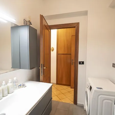 Luminous 2br Family In Residential Area *