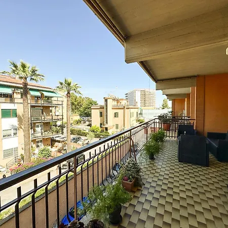 Luminous 2br Family In Residential Area Lejlighed Rom